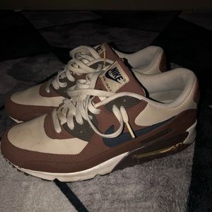 Men’s Air max 90 Size 9.5 Shoes
